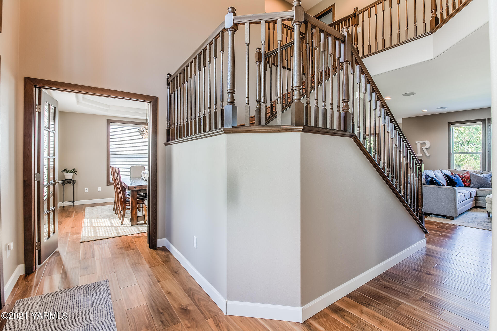 12001 West Barrett Road Yakima, WA 98908 - Photo 6 of 66 Staircase