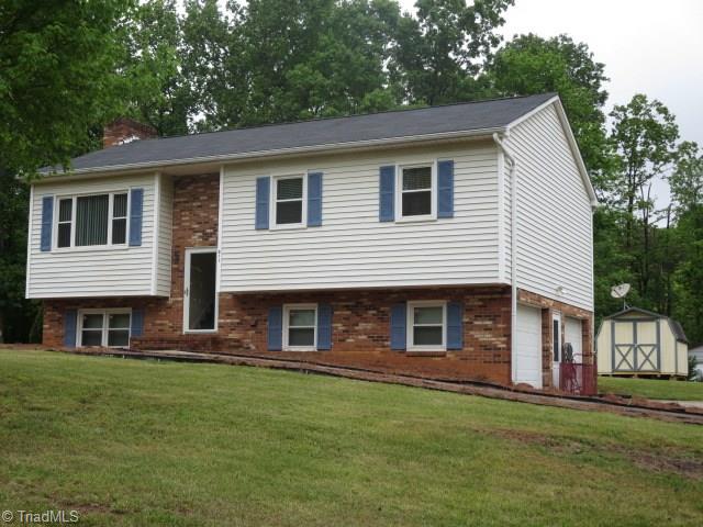 811 Shellhabour Boulevard Rural Hall, NC 27045 - Photo 3 of 24 Gallery Image 3