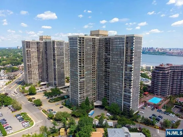 $425,000 | 200 Winston Drive, Unit 401, Cliffside Park, NJ 07010