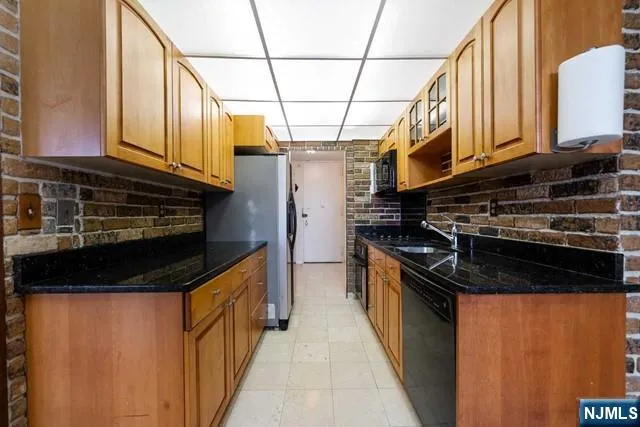 $425,000 | 200 Winston Drive, Unit 401, Cliffside Park, NJ 07010