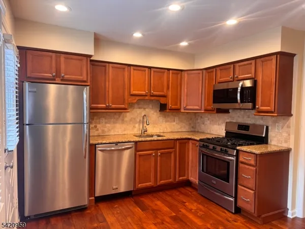 $299,900 | 86 Franklin Court, Flemington, NJ 08822