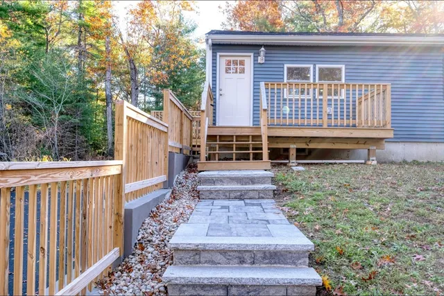 $689,900 | 820 Center Street, Pembroke, MA 02359