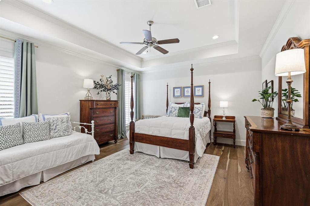953 Monarch Way Keller, TX 76248 - Photo 13 of 36 Primary bedroom