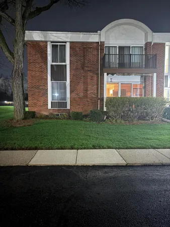 $129,900 | 29502 Bobrich Street, Unit 23, Livonia, MI 48152