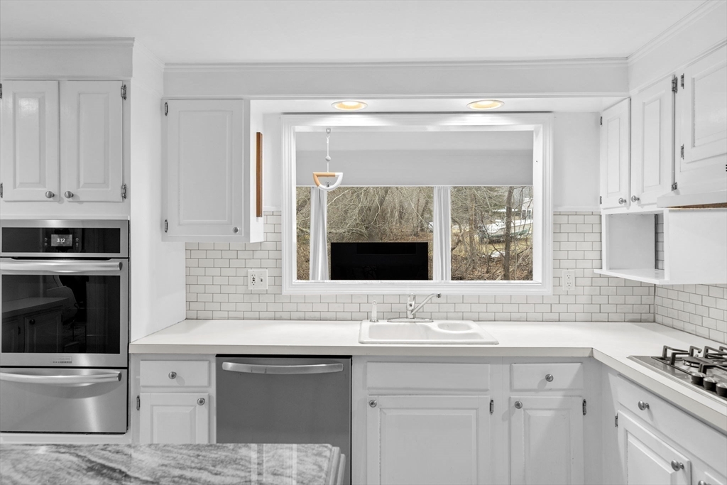 44 Ridge Hill Road Scituate, MA 02066 - Photo 5 of 33 Gallery Image 5