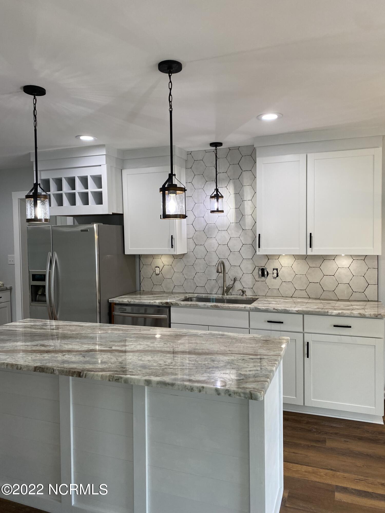 440 McCabe Road Newport, NC 28570 - Photo 2 of 10 Fab kitchen