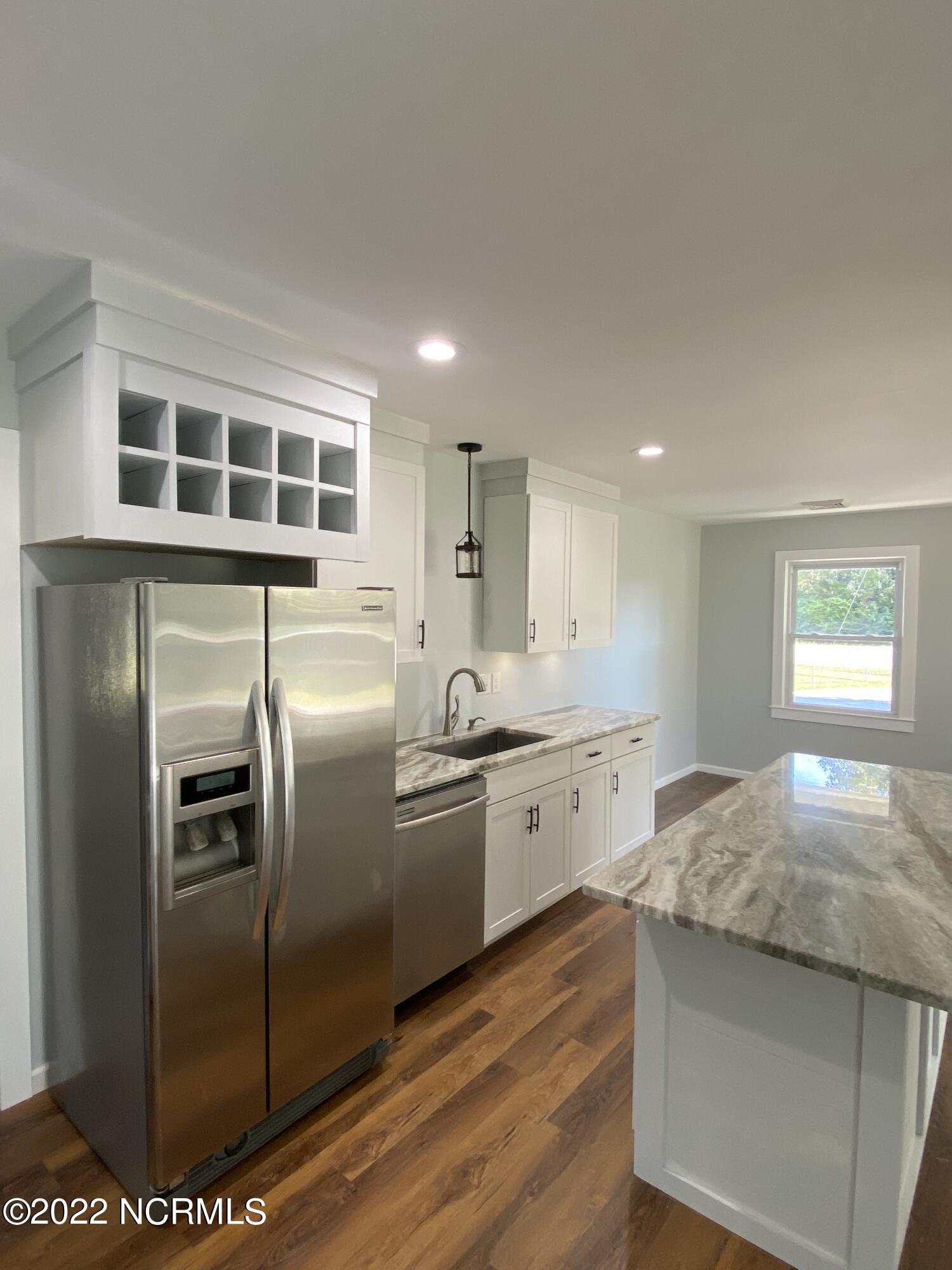 440 McCabe Road Newport, NC 28570 - Photo 3 of 10 Kitchen