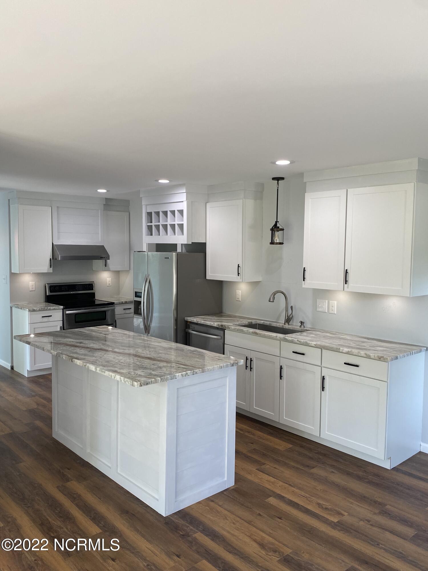 440 McCabe Road Newport, NC 28570 - Photo 9 of 10 Beautiful Kitchen