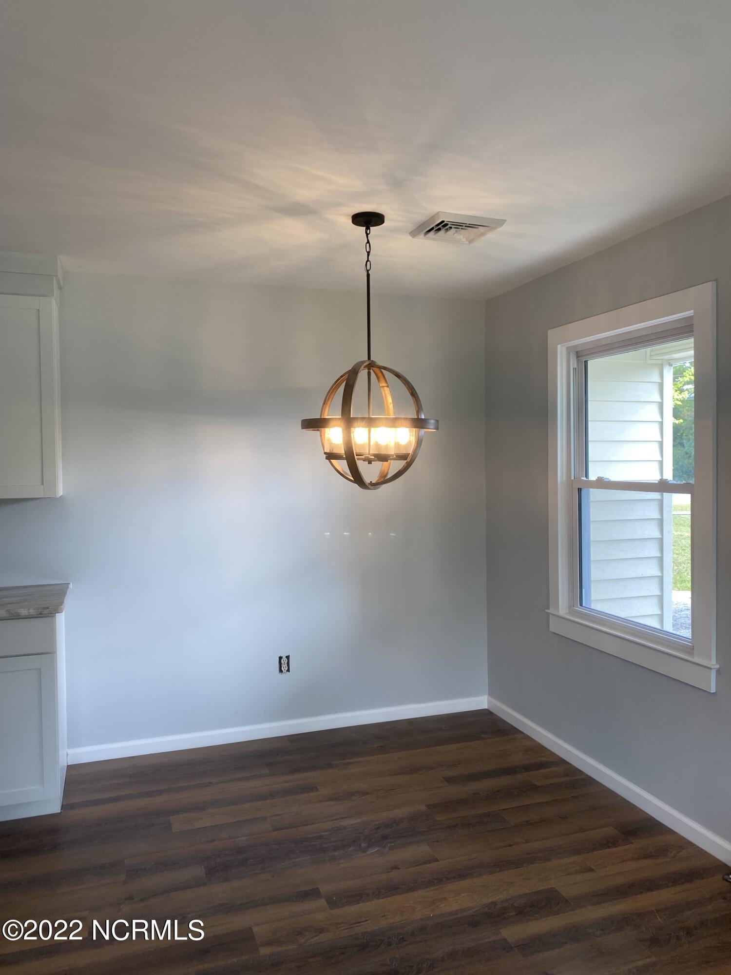 440 McCabe Road Newport, NC 28570 - Photo 10 of 10 Dining