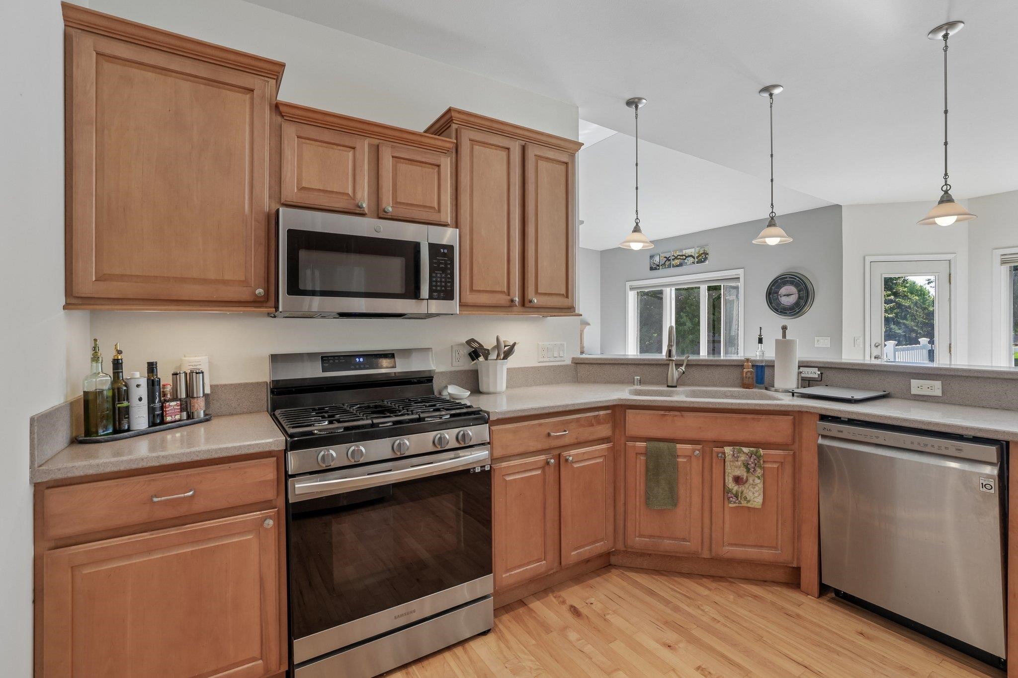 913 Countryside Crossing Waunakee, WI 53597 - Photo 10 of 67
