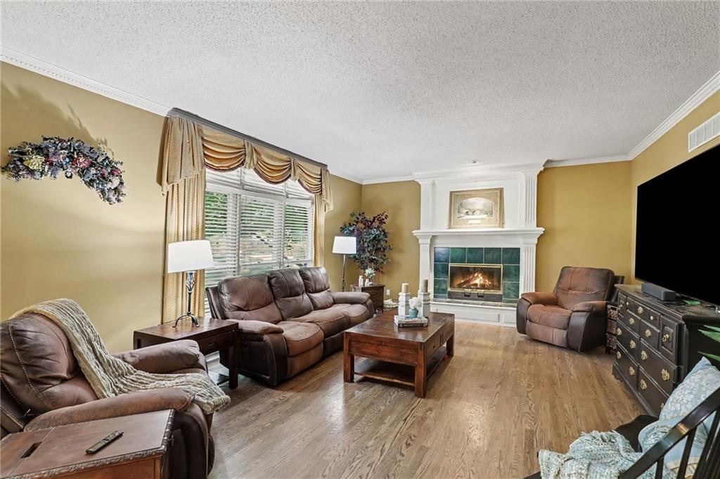 5304 Mullen Road Shawnee, KS 66216 - Photo 4 of 58