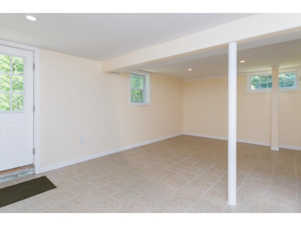 420 Ocean Road Portsmouth, NH 03801 - Photo 20 of 29 Gallery Image 20
