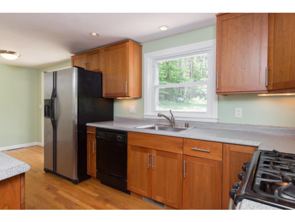 420 Ocean Road Portsmouth, NH 03801 - Photo 3 of 29 Gallery Image 3