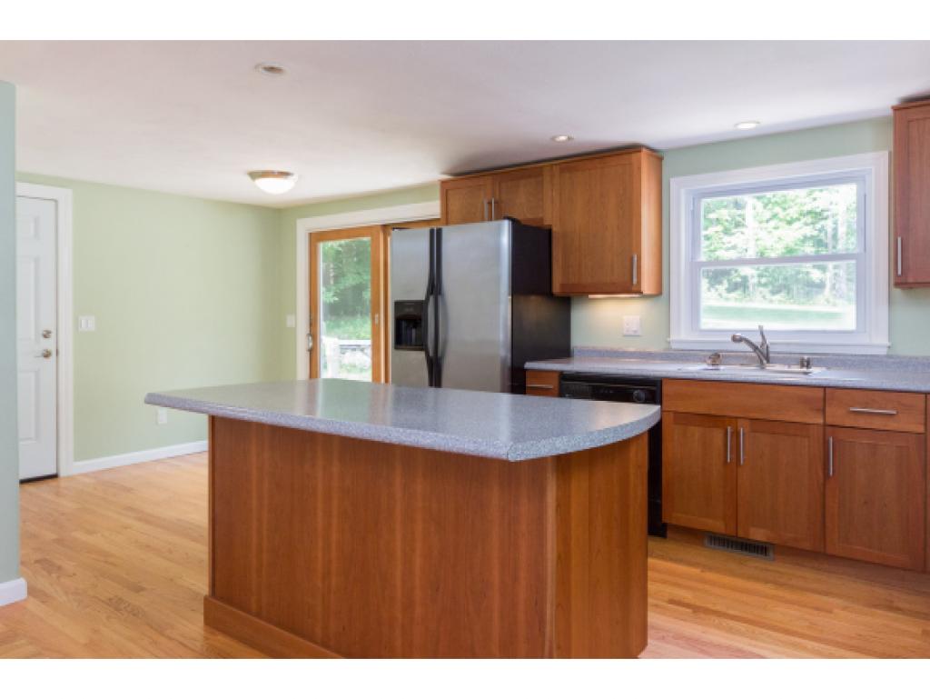 420 Ocean Road Portsmouth, NH 03801 - Photo 4 of 29 Gallery Image 4