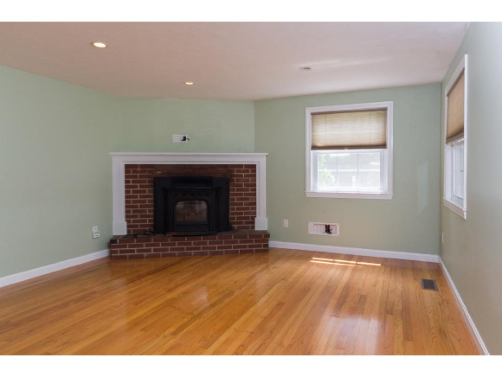 420 Ocean Road Portsmouth, NH 03801 - Photo 5 of 29 Gallery Image 5