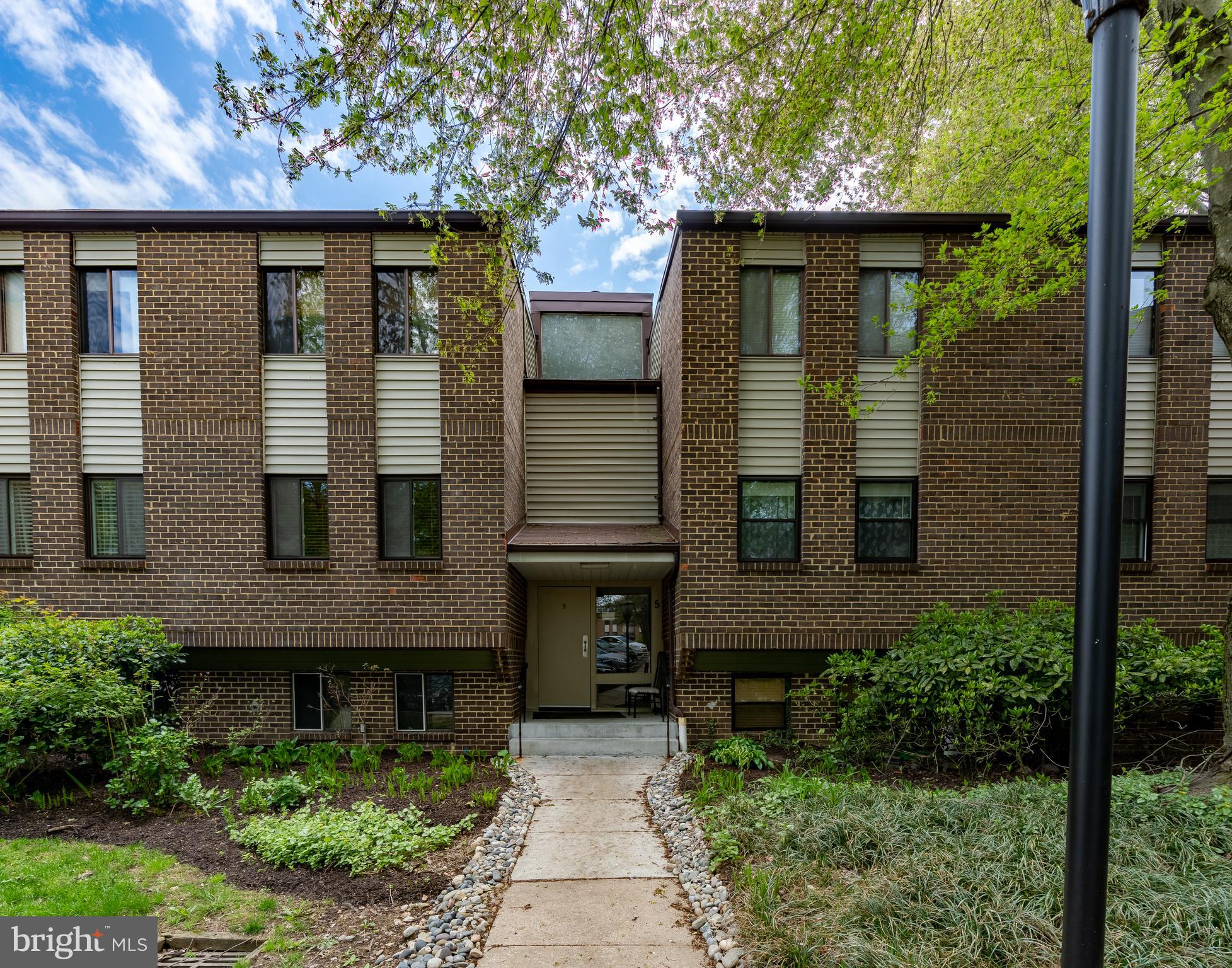 5 Suntop Court, Unit T1 Baltimore, MD 21209 - Photo 1 of 16 Exterior