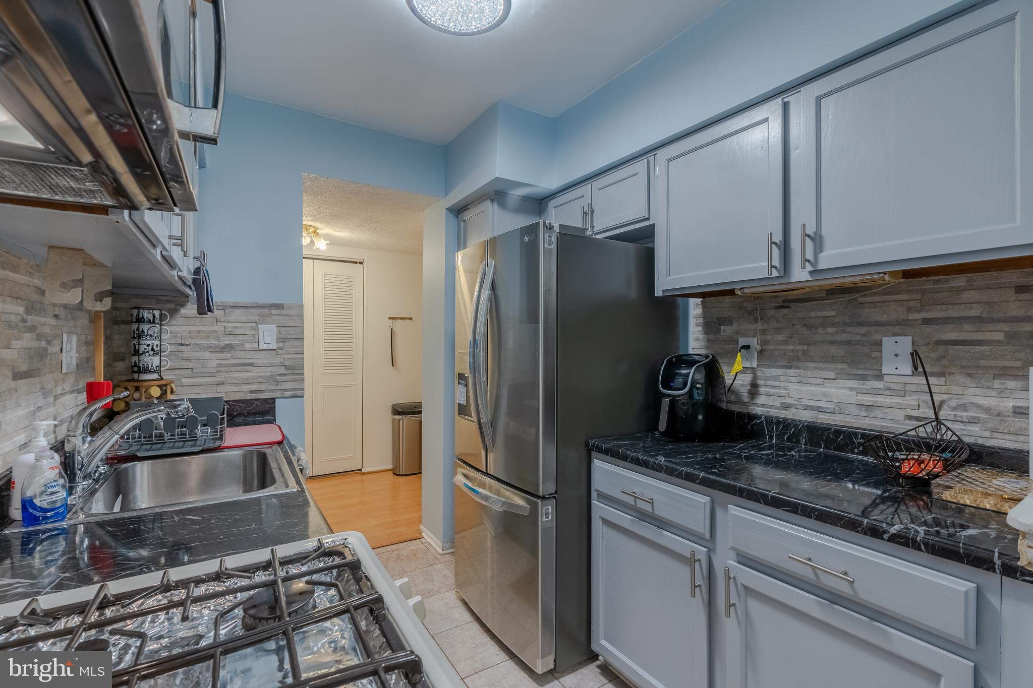 5 Suntop Court, Unit T1 Baltimore, MD 21209 - Photo 4 of 16 Updated Kitchen