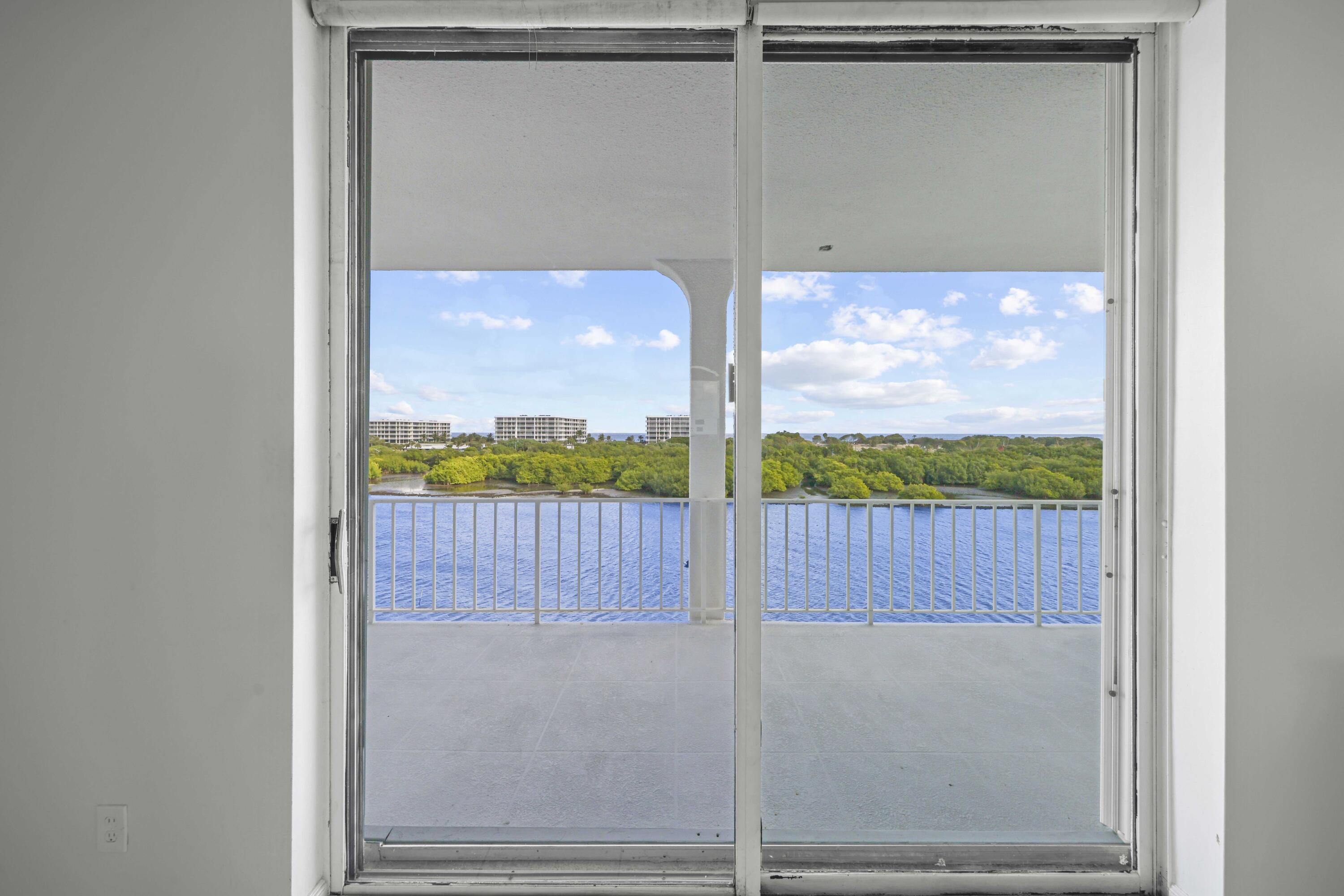 2155 Ibis Isle Road, Unit PH 3 Palm Beach, FL 33480 - Photo 26 of 42 25 - Primary Bedroom View