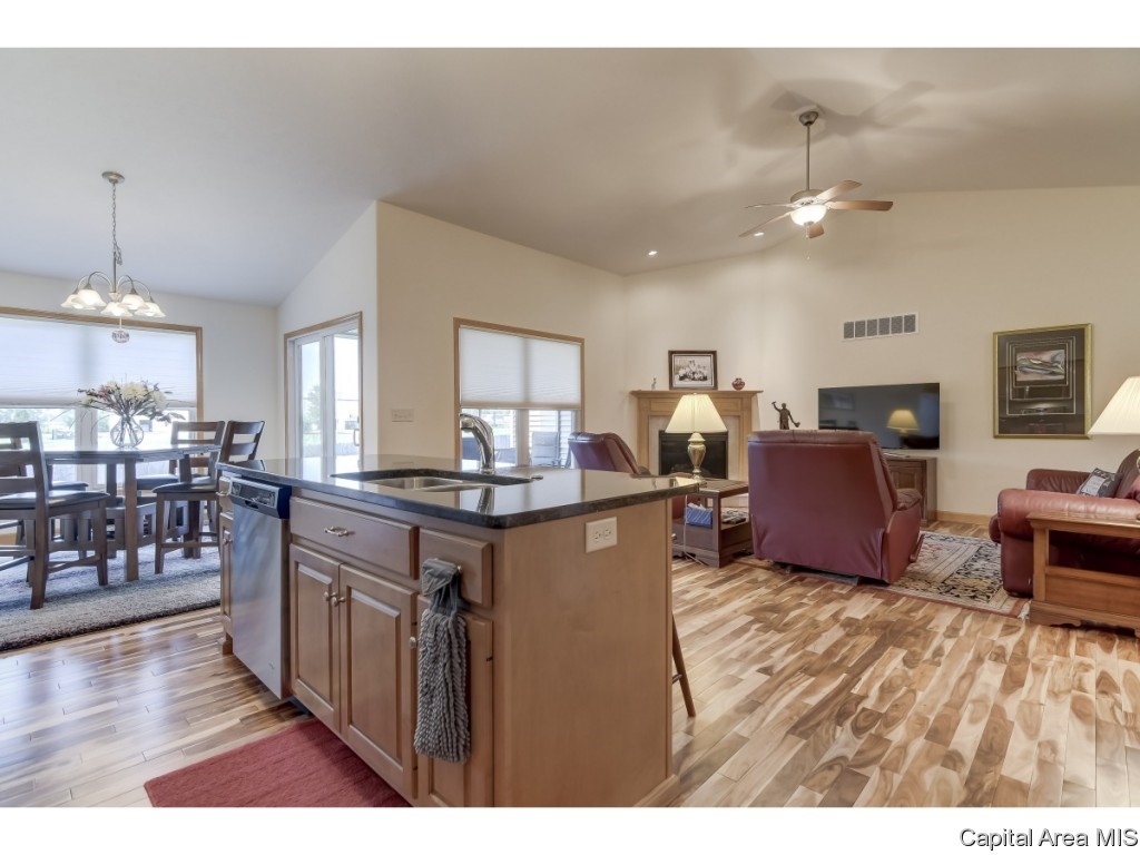 4210 Amy Court Springfield, IL 62711 - Photo 9 of 26