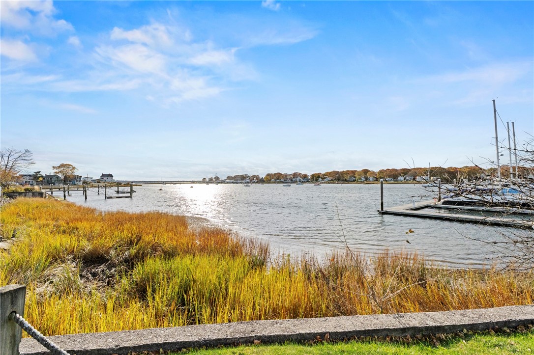 1 Rodeo Drive Barrington, RI 02806 - Photo 6 of 37