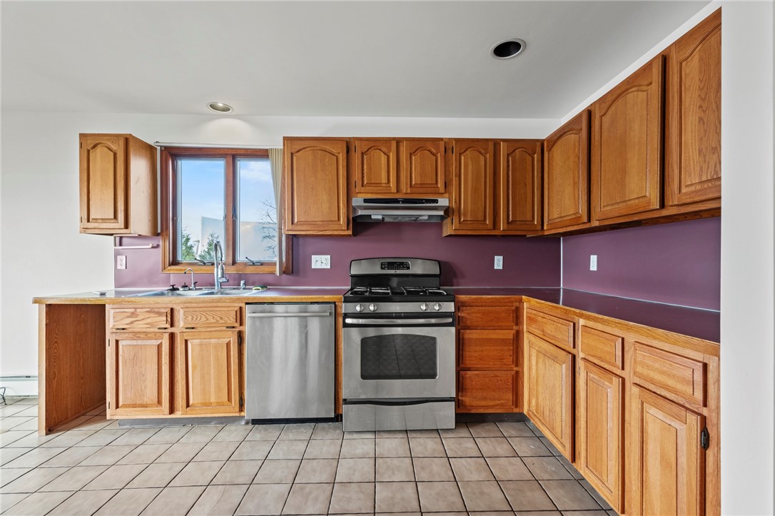 1 Rodeo Drive Barrington, RI 02806 - Photo 8 of 37