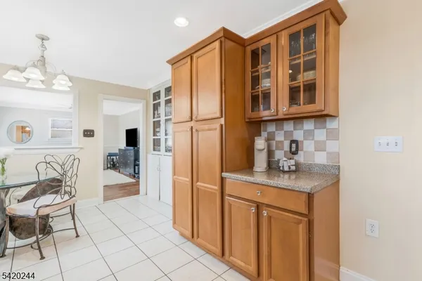 $585,000 | 123 Thatchers Hill Road, Flemington, NJ 08822