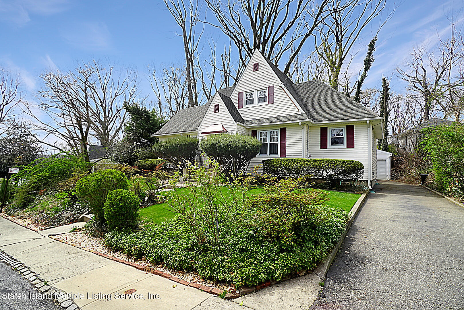 6 Inwood Road Staten Island, NY 10301 - Photo 1 of 31 6 Inwood Rd