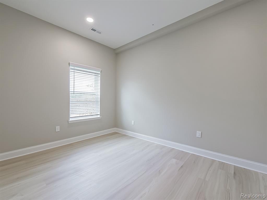 31480 Warren Road, Unit 304 Westland, MI 48185 - Photo 13 of 20