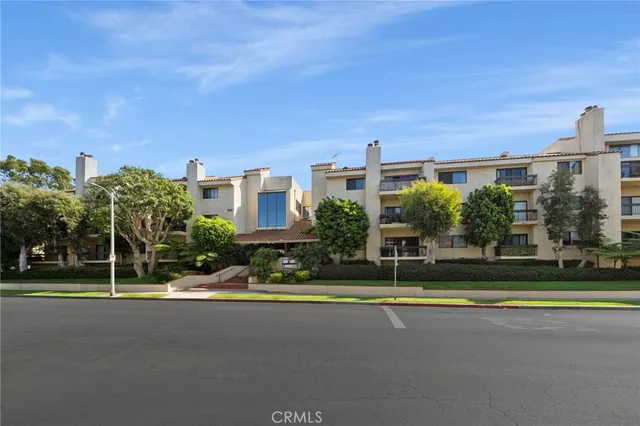 $925,000 | 8180 Manitoba Street, Unit 334, Playa del Rey, CA 90293