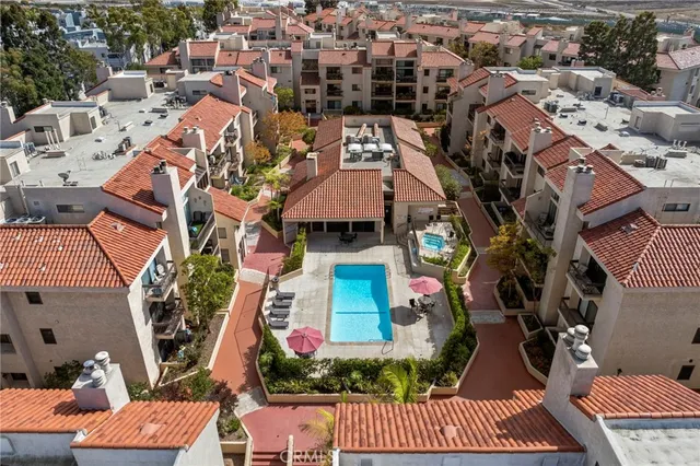 $925,000 | 8180 Manitoba Street, Unit 334, Playa del Rey, CA 90293
