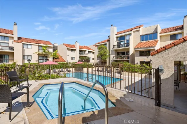 $925,000 | 8180 Manitoba Street, Unit 334, Playa del Rey, CA 90293