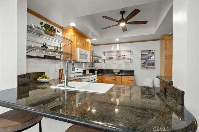 $925,000 | 8180 Manitoba Street, Unit 334, Playa del Rey, CA 90293