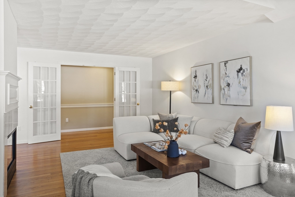 7 Eagles Nest Road Westford, MA 01886 - Photo 12 of 42 a living room with furniture