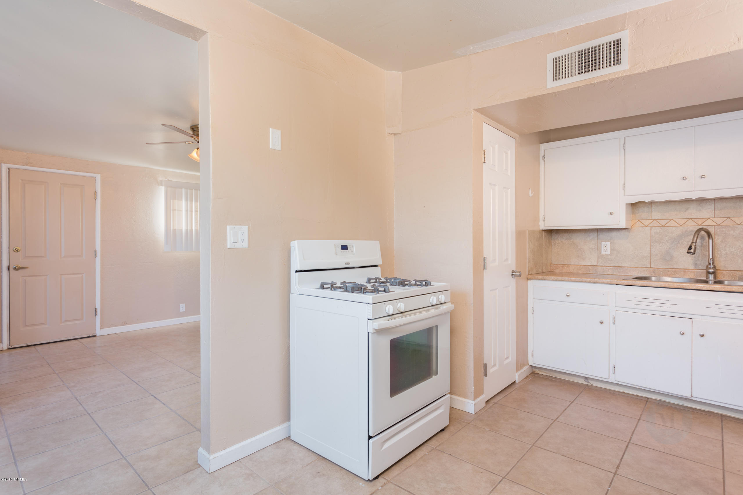 18 East Elvado Road Tucson, AZ 85756 - Photo 8 of 21 Gallery Image 8