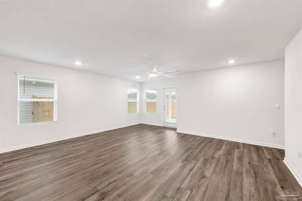 $2,350 | 6304 Firefly Drive, Milton, FL 32583