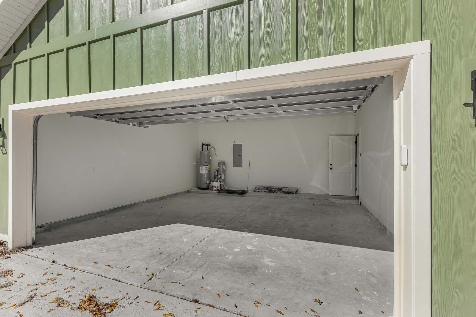 45055 Luther Street Callahan, FL 32011 - Photo 16 of 17 a view of a garage