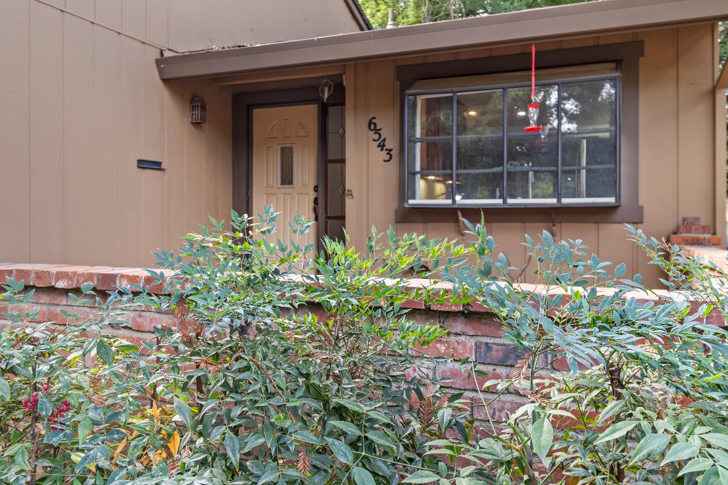 6543 Crosswoods Circle Citrus Heights, CA 95621 - Photo 4 of 33 front view of a house