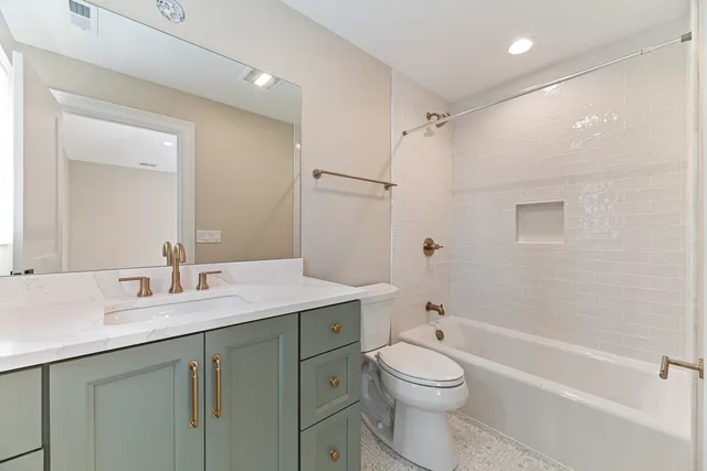 $2,899,000 | 213 Northampton Lane, Lincolnshire, IL 60069