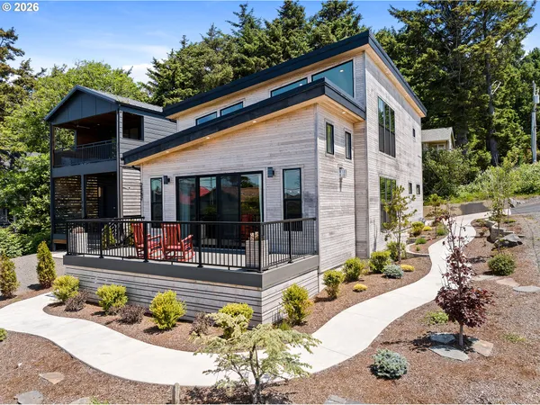 $1,999,000 | 2887 South Hemlock Street, Cannon Beach, OR 97110