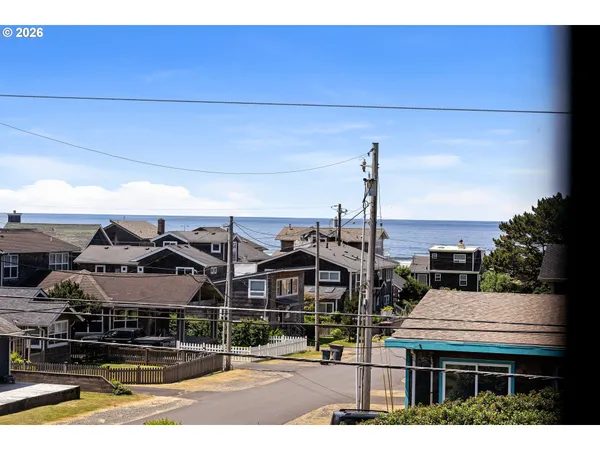 $1,879,000 | 2887 South Hemlock Street, Cannon Beach, OR 97110
