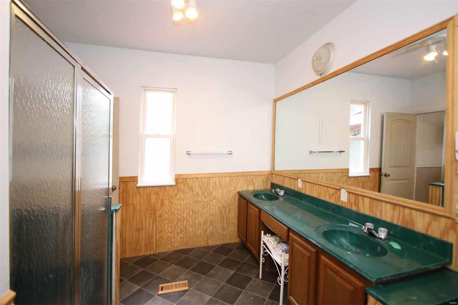 727 East 7th Street Alton, IL 62002 - Photo 11 of 21 Gallery Image 11
