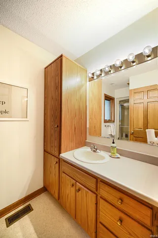 $1,699,000 | 6458 East Waco Drive, Syracuse, IN 46567