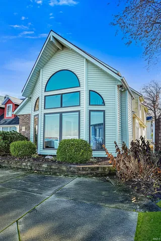 $1,699,000 | 6458 East Waco Drive, Syracuse, IN 46567
