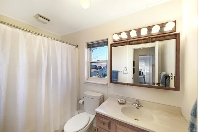 $1,699,000 | 6458 East Waco Drive, Syracuse, IN 46567