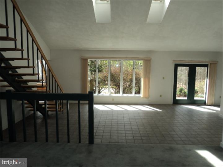 123 Risbon Road Honey Brook, PA 19344 - Photo 8 of 22 Living Room