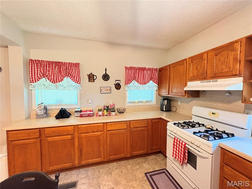 101 Mor Wilsonville, IL 62093 - Photo 22 of 34