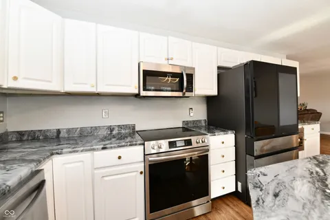 $282,500 | 2541 Braxton Drive, Indianapolis, IN 46229