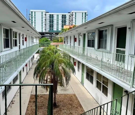 $1,500 | 1824 Monroe Street, Unit 8, Hollywood, FL 33020