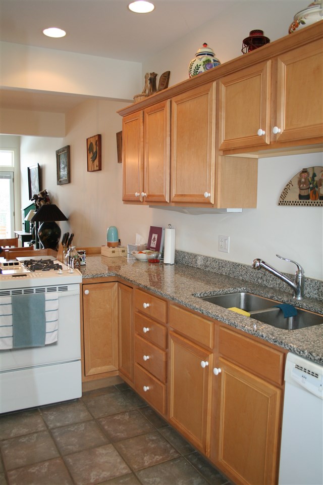 51 Catamount Road, Unit B Hartford, VT 05059 - Photo 5 of 15 Gallery Image 5