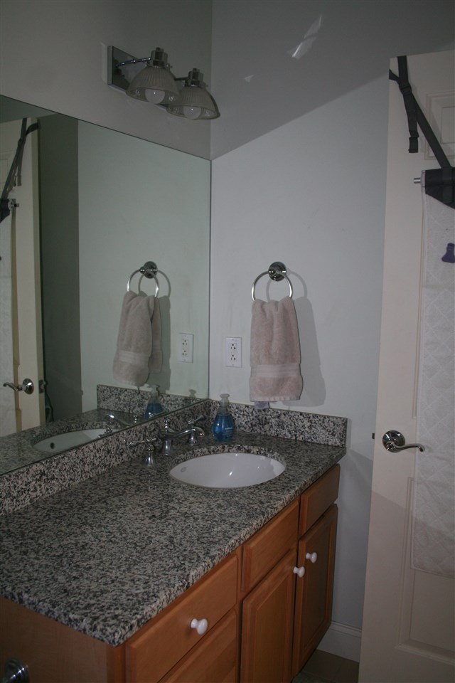 51 Catamount Road, Unit B Hartford, VT 05059 - Photo 10 of 15 Gallery Image 10